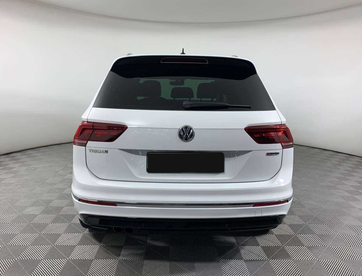 Volkswagen Tiguan, 2018 Фото №6