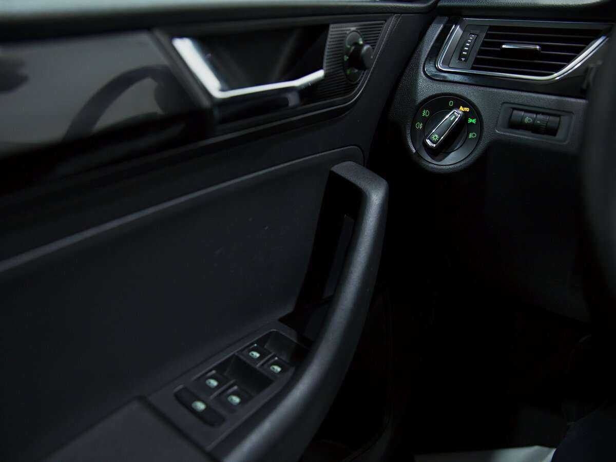 Skoda Rapid, 2017 Фото №7