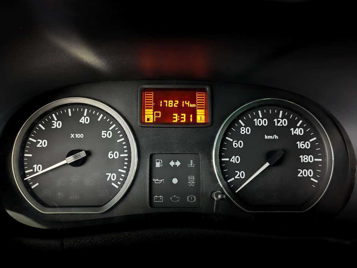 Nissan Terrano, 2015 Фото №10