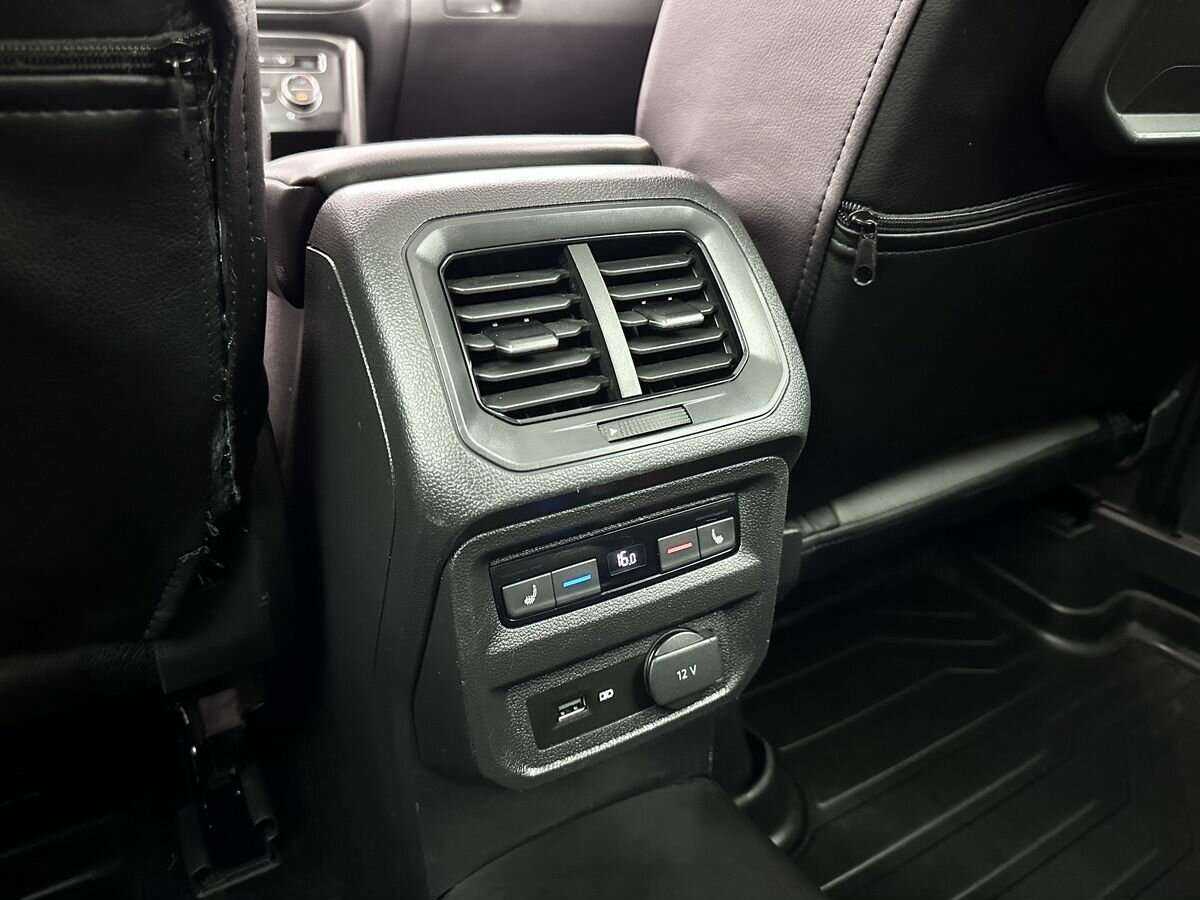 Volkswagen Tiguan, 2018 Фото №17