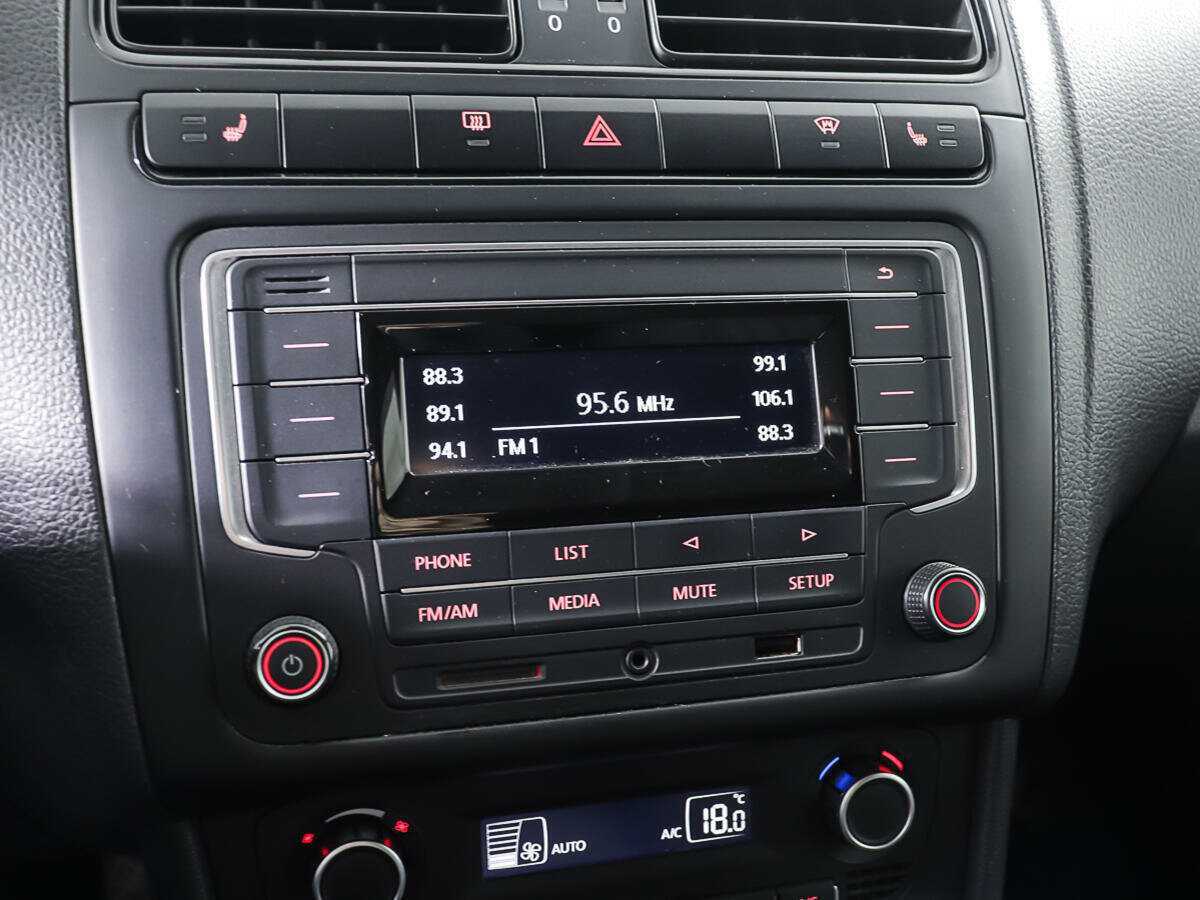 Volkswagen Polo, 2017 Фото №17