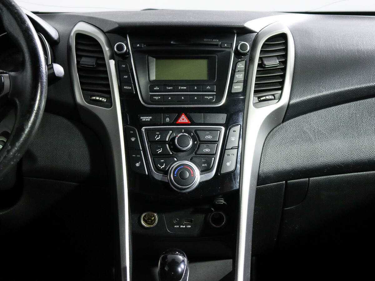 Hyundai i30, 2012 Фото №11