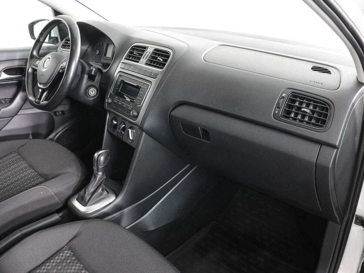 Volkswagen Polo, 2018 Фото №10