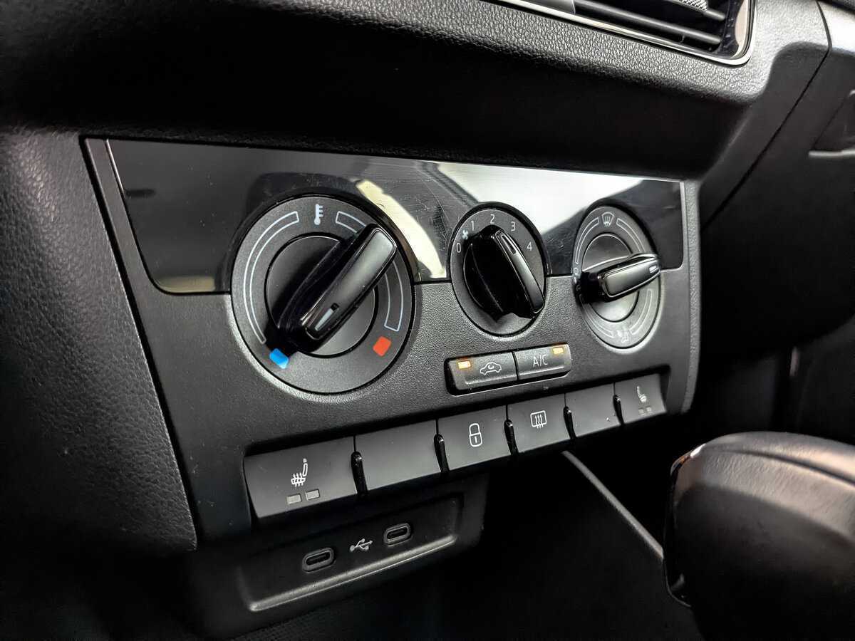 Volkswagen Polo, 2020 Фото №17