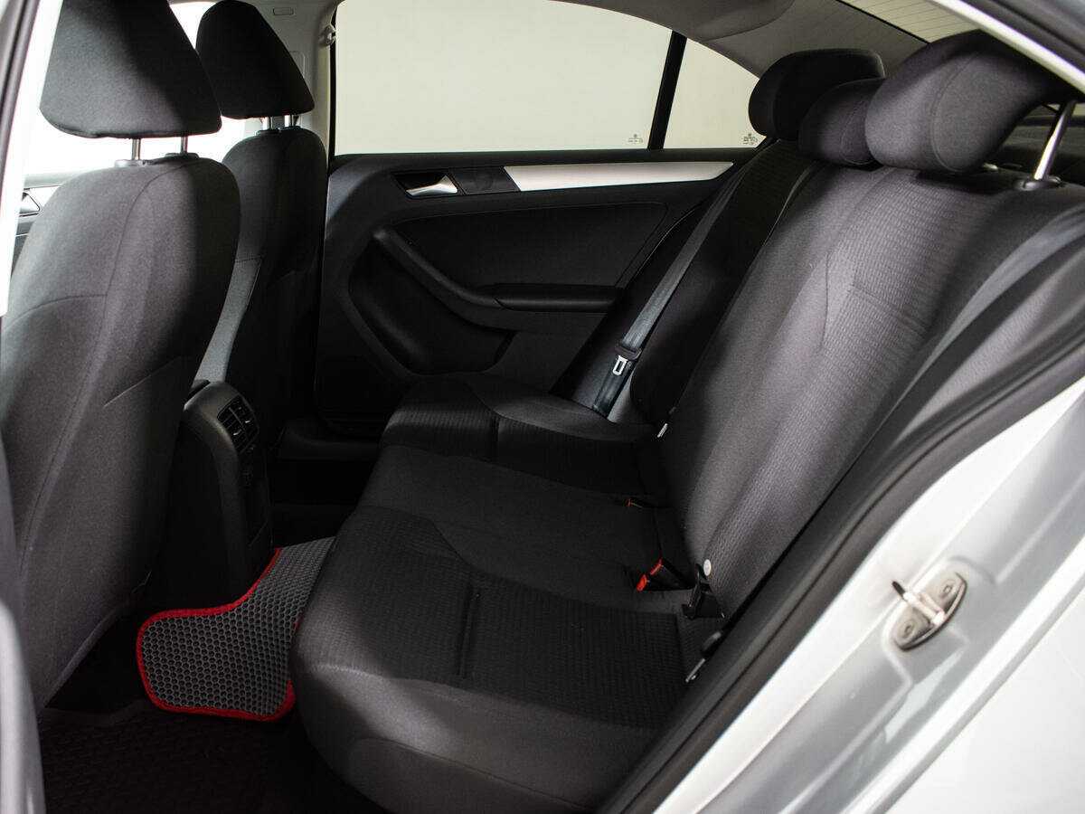 Volkswagen Jetta, 2018 Фото №10