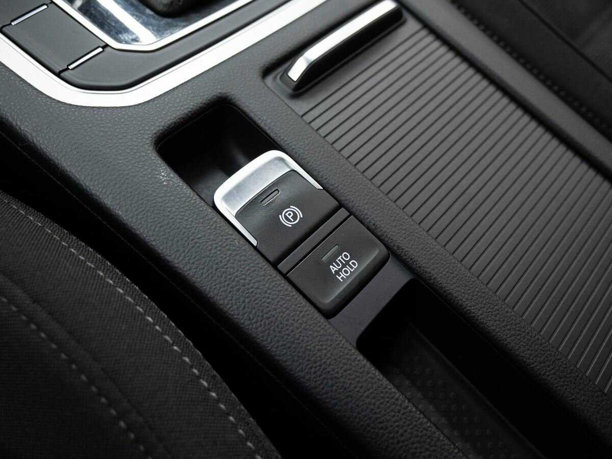 Volkswagen Passat, 2018 Фото №17