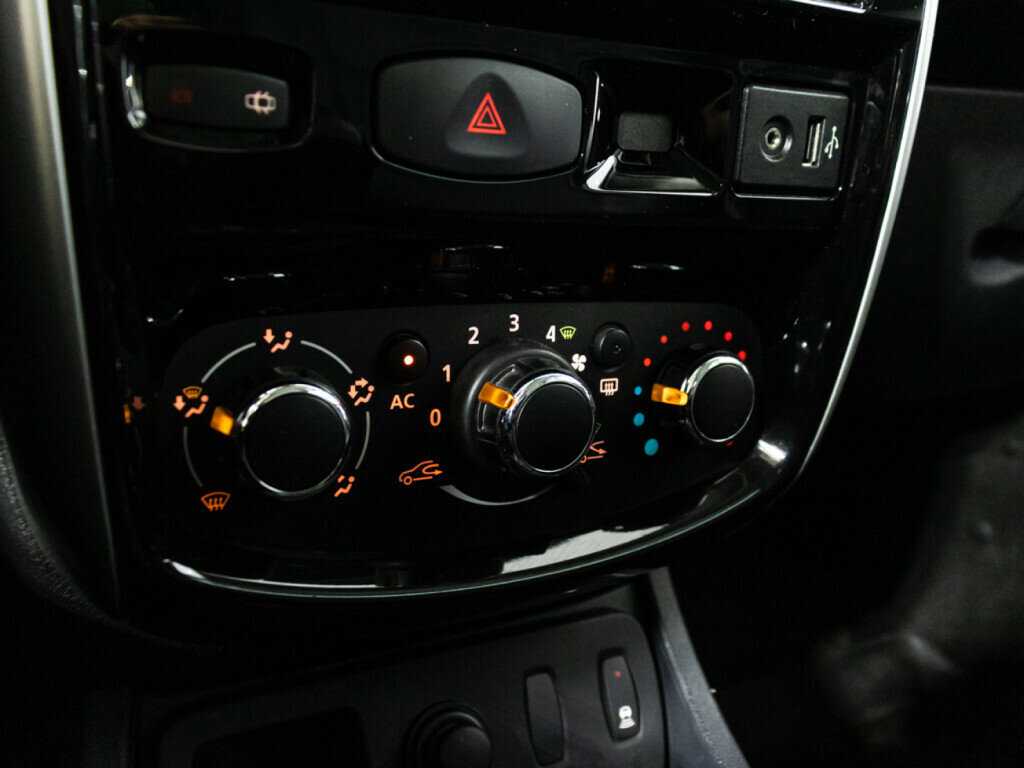 Nissan Terrano, 2015 Фото №15