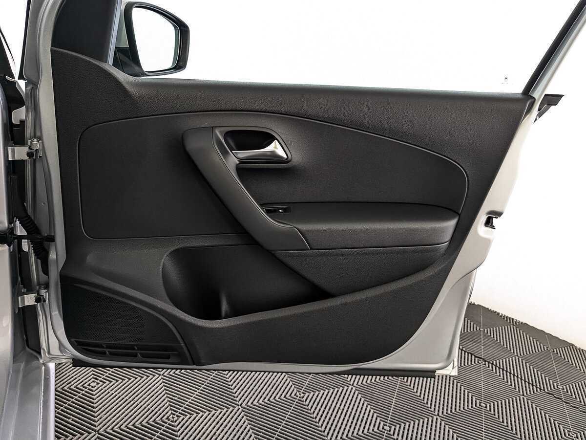 Volkswagen Polo, 2015 Фото №25