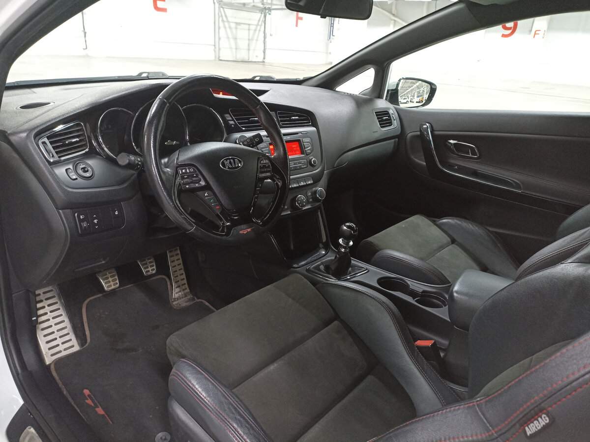 Kia Ceed GT, 2014 Фото №16