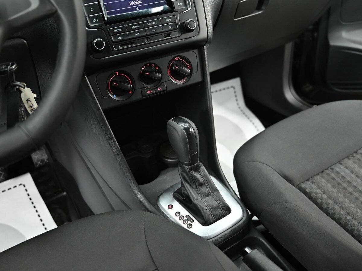 Volkswagen Polo, 2017 Фото №11