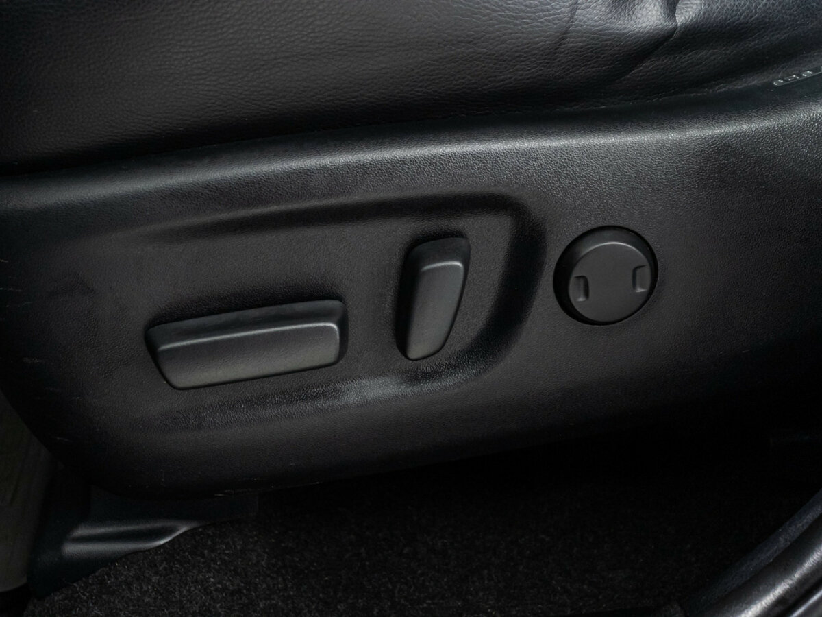 Toyota RAV4 IV (XA40) Рестайлинг, 2016 Фото №14