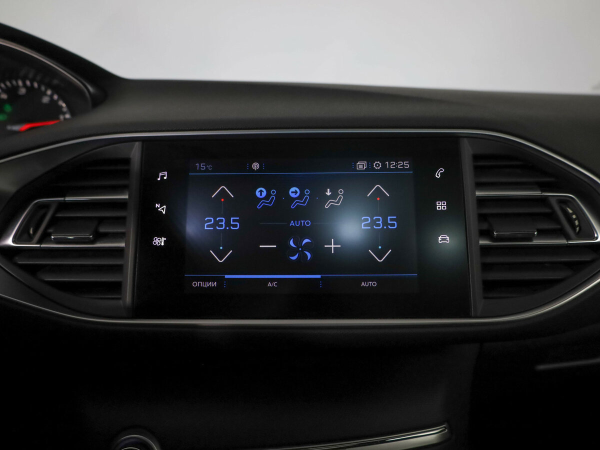 Peugeot 308 II Рестайлинг, 2019 Фото №10