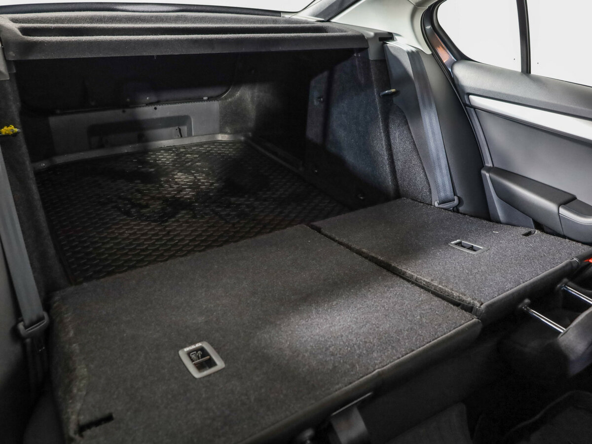 Skoda Octavia III (A7) Рестайлинг, 2019 Фото №25